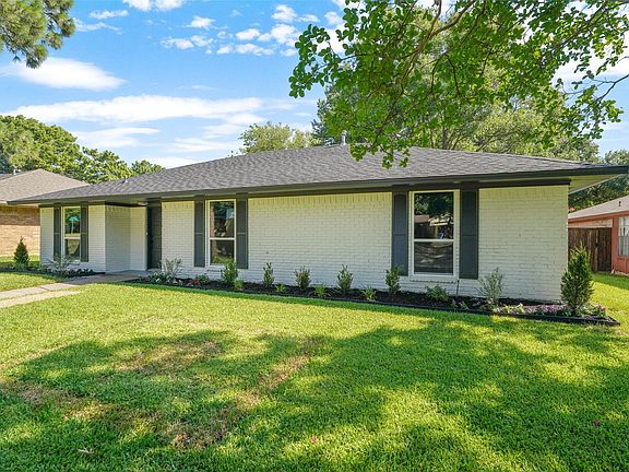 3rd image of 1441 Evergreen Dr