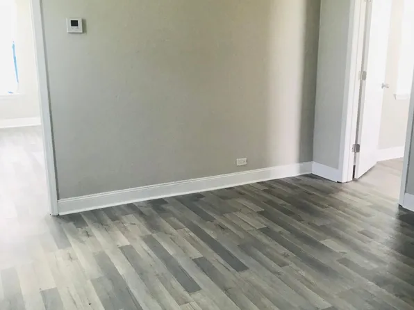 211 Avondale Garden Rd, Westwego, LA 70094