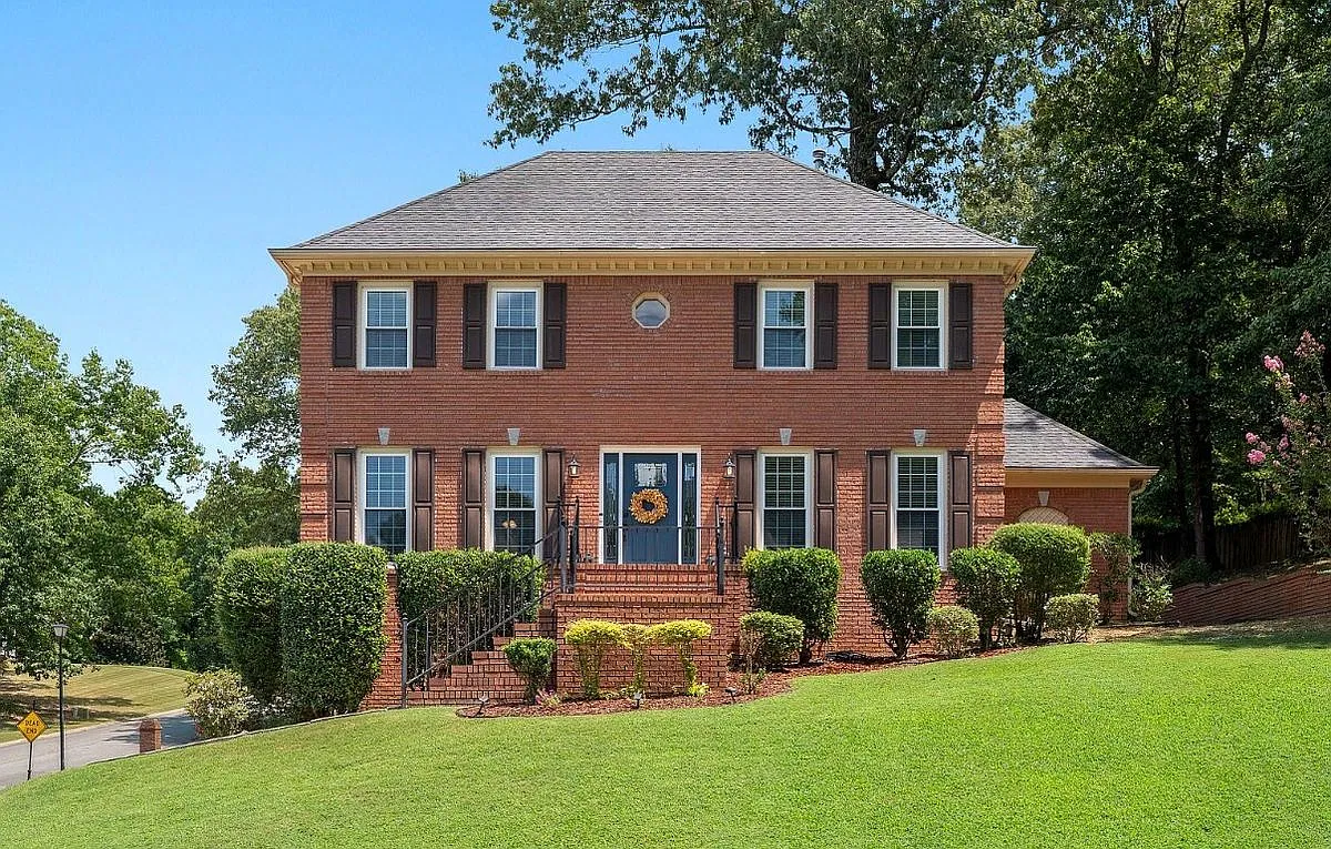 4 bed, 2.5 bath, 3046 sqft, $3,200 — Photo 1