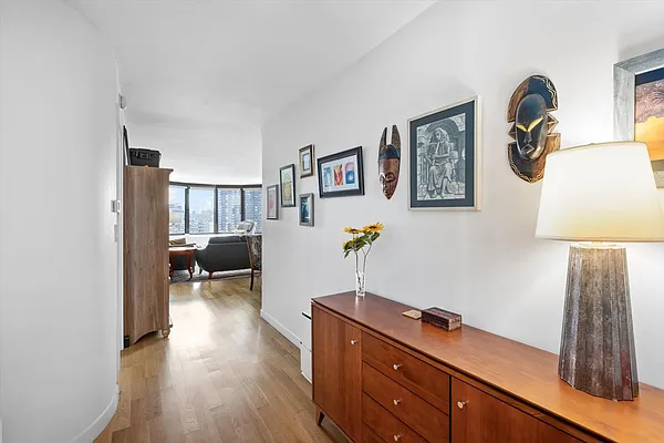 Rented by Compass | media 27