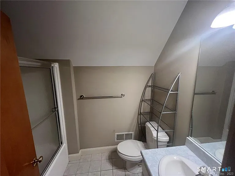 6 Kingsley Dr — Photo 5
