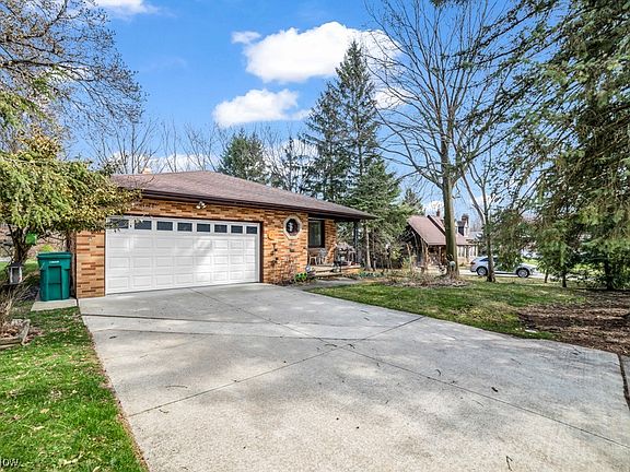 2nd image of 2085 Newcome St