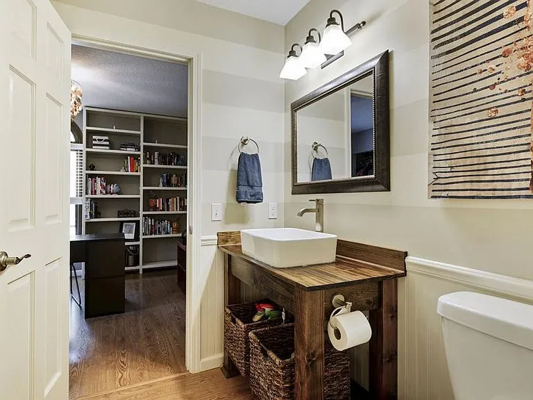 Main level full bathroom