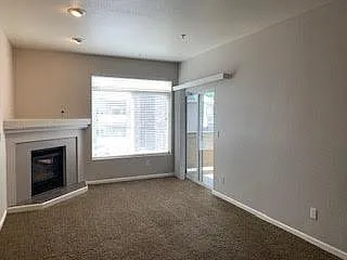 Building Photo - 4545 Wheaton Dr #C260