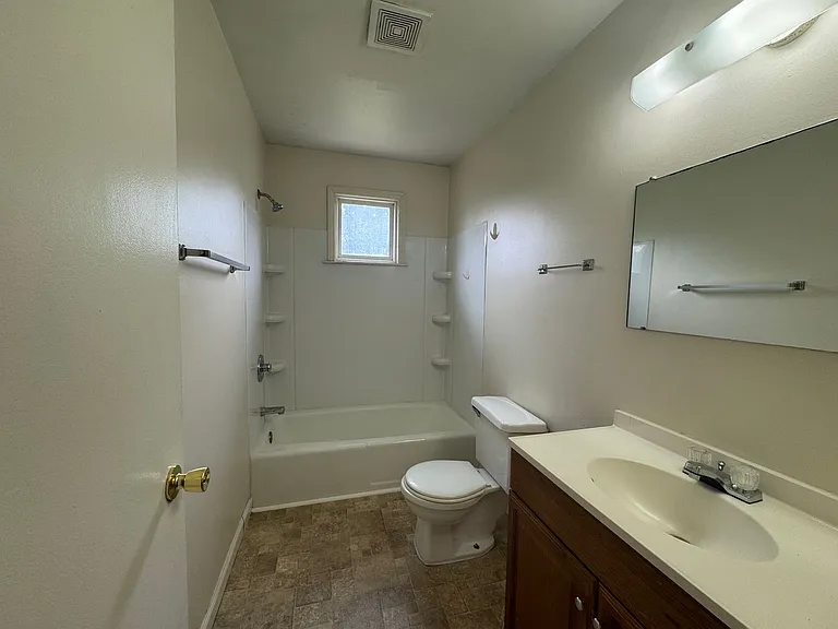 423 S Main St — Photo 9