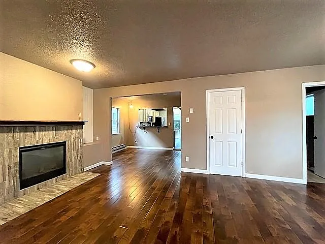 2022 W Pikes Peak Ave — Photo 5