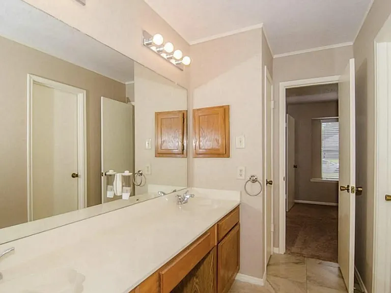 6910 Brockington Dr — Photo 10