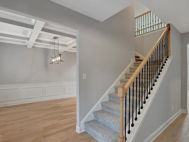 395 Chasewood Ln — Photo 3