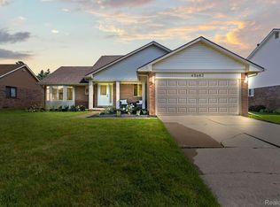 45682 Hanford Rd, Canton, MI 48187