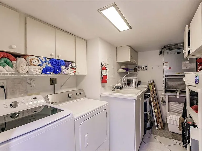 1125 W Peppertree Dr #501 — Photo 11
