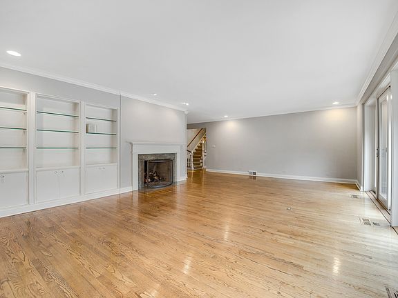 2nd image of 120 E 8th St