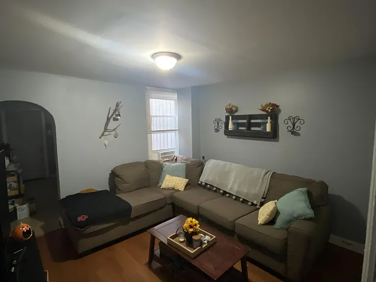 2312 Mercer St — Photo 4