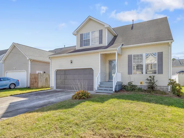 307 Outlaw St, Chesapeake, VA 23320