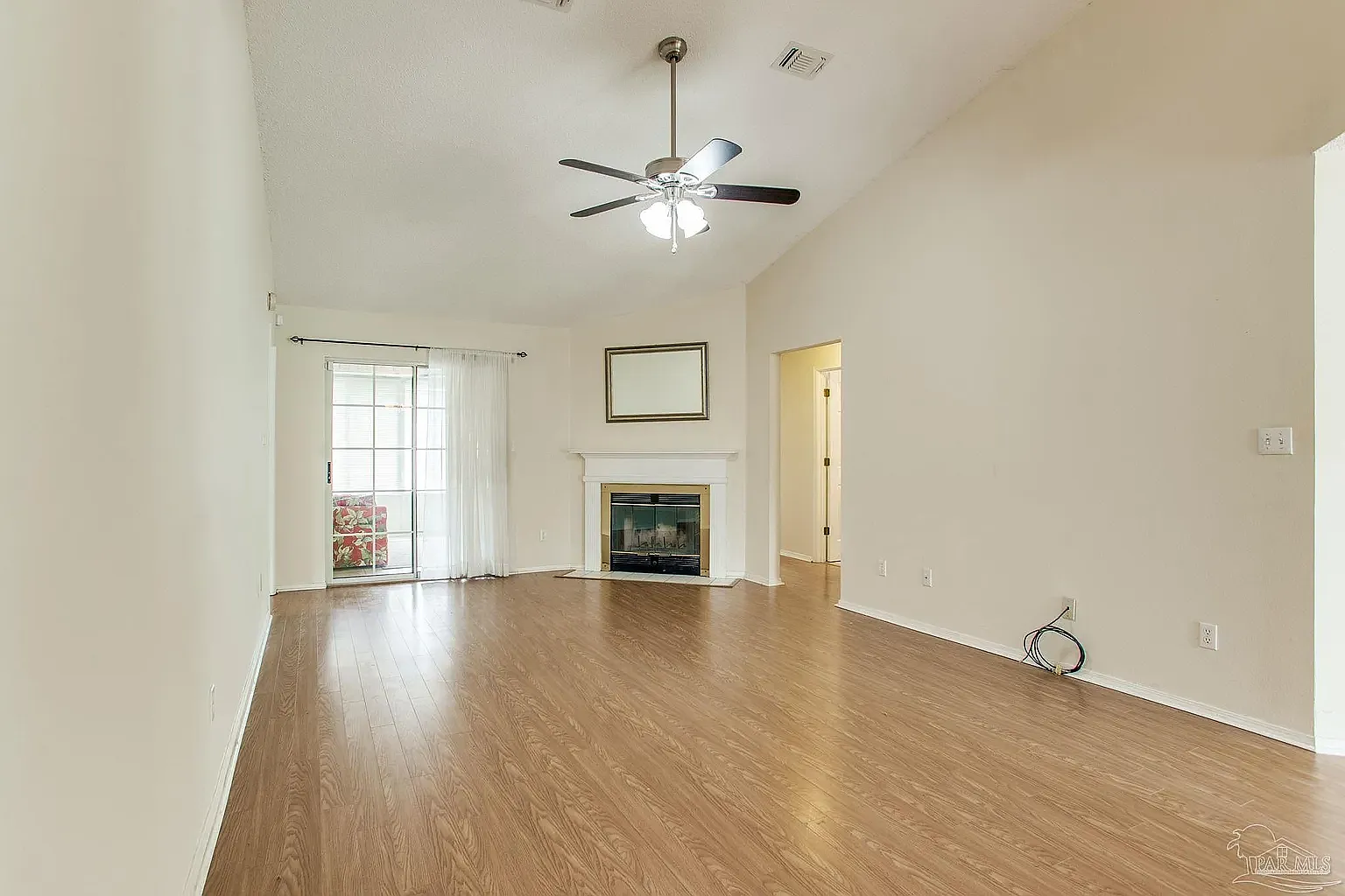 3 bed, 1696 sqft, $1,950 — Photo 3