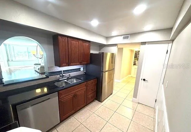 2 bed, 2.0 bath, 1351 sqft, $1,795 — Photo 3