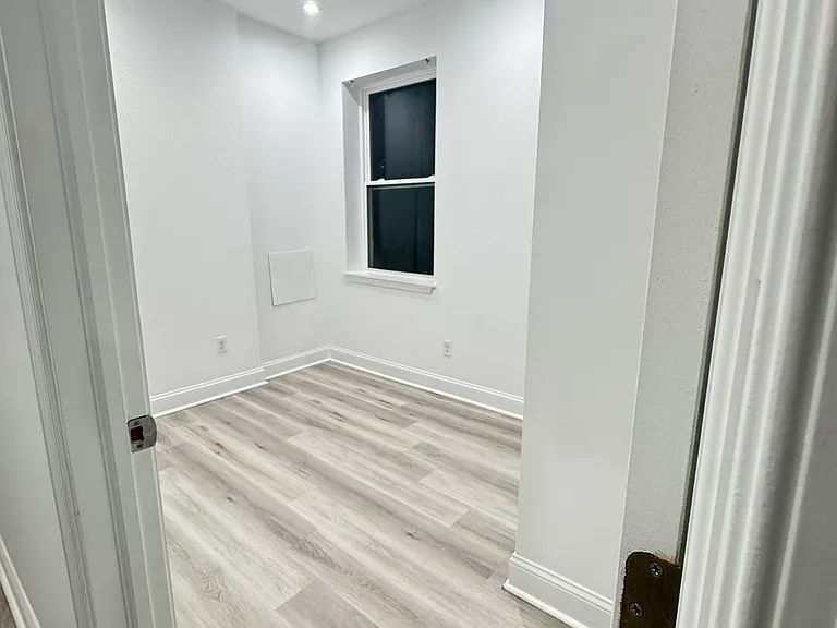 3857 N Broad St #3 — Photo 4