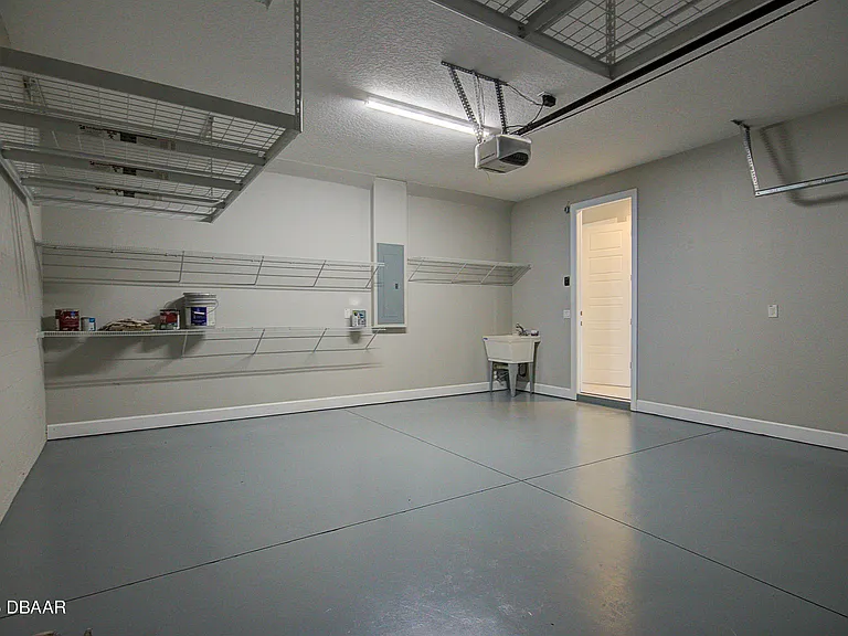 1320 N Beach St — Photo 36