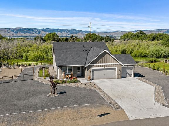 5th image of 2907 Dapple Gray Way