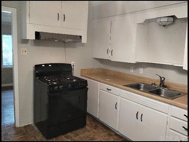 3 bed, 1.0 bath, 900 sqft, $945 — Photo 4