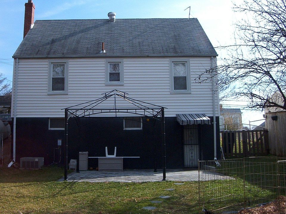 Back Yard w/privacy fence
