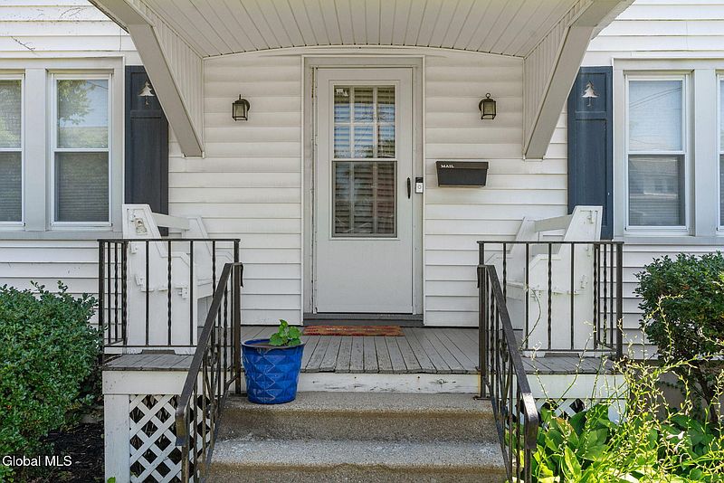 2nd image of 27 Cardinal Avenue
