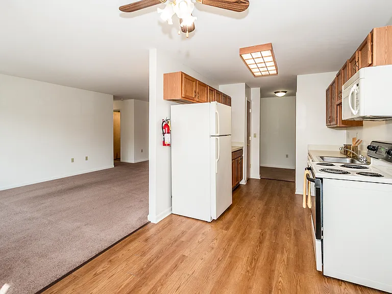 Lincoln Ridge Apartments — Photo 7