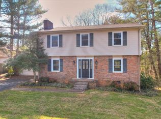 5 Sundale Cir, Johnson City, TN 37604