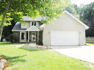 6092 Brookwood Dr, Burton, MI 48509