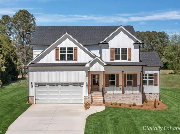 303 Country Club Dr, Stoneville, NC 27048