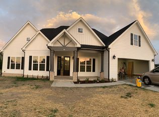 98 Crownview Ln, Dunn, NC 28334