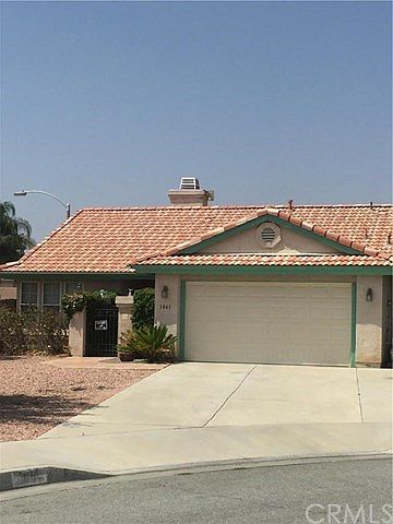 1st image of 1061 Gloria Dr