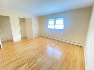 1135 Walt Whitman Rd APT 16, Melville, NY 11747