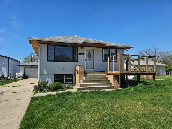 710 S Sargent Ave, Glendive, MT 59330