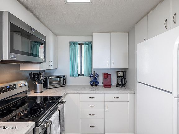 5th image of 8801 Reed Drive #115w