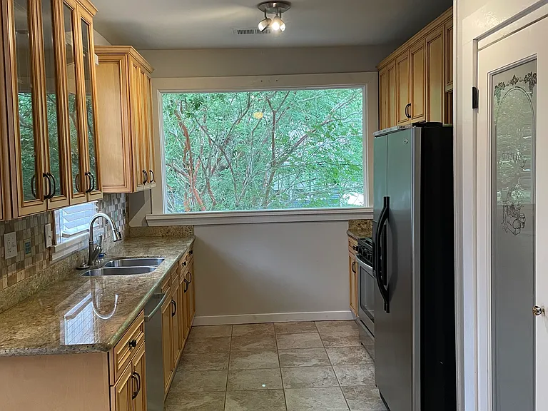 2401 Nashville Ave — Photo 6
