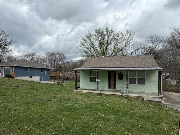 9520 E 67th Ter, Raytown, MO 64133