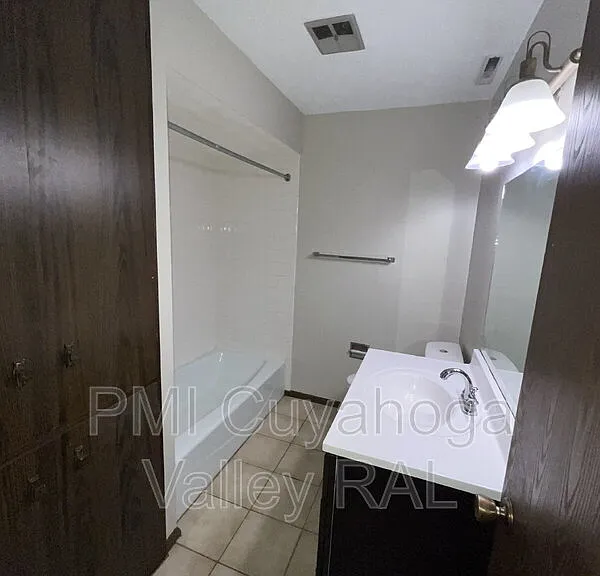 1500 W Market St #14 — Photo 5