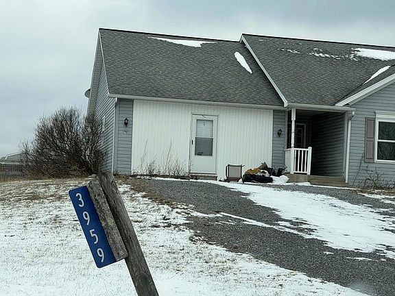 3rd image of 3959 Barn St