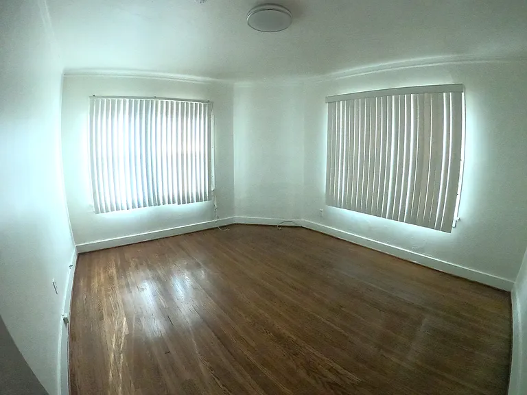140 S New Hampshire Ave — Photo 7