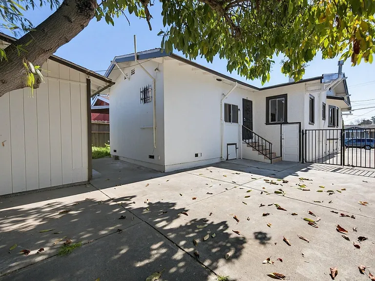 2837 Minna Ave — Photo 5