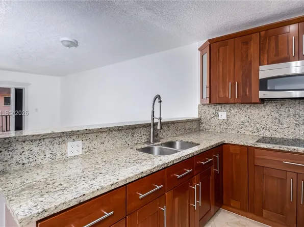4390 W 12th Ln APT 18B, Hialeah, FL 33012