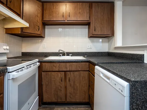 Windsor Court Apartments