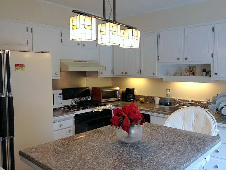 562 Lennox Dr — Photo 9