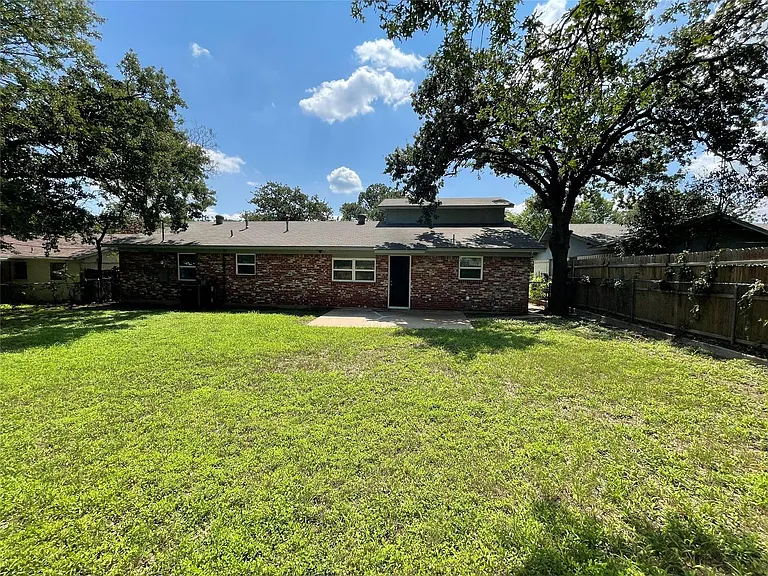 5748 Bowling Dr — Photo 23