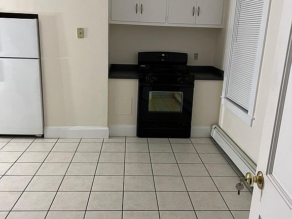 5th image of 187 Sutton Ave #1R