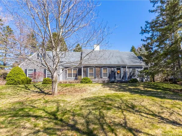 53 West Ave, Sackville, NB E4L 4P2
