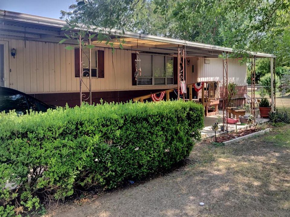 1st image of 311 Pecan Dr NE