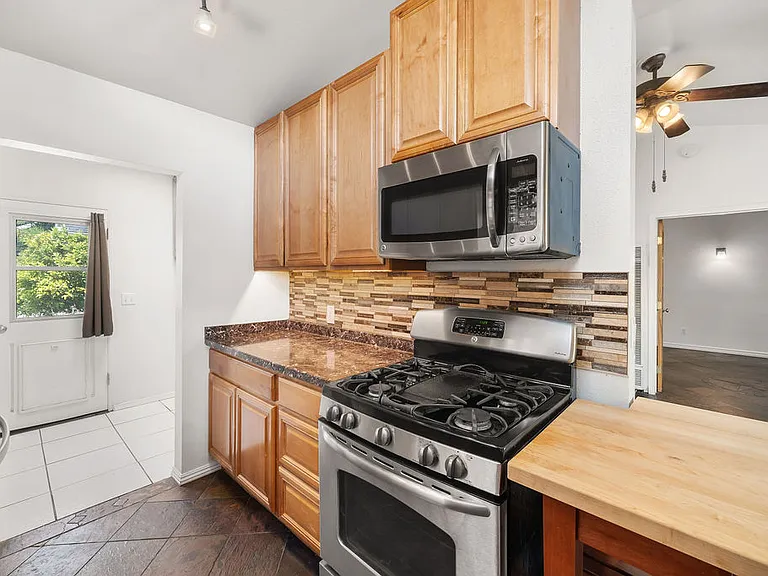 2525 Gail Pl — Photo 10