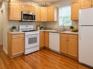 1119 W 17th St APT 1R, Chicago, IL 60608