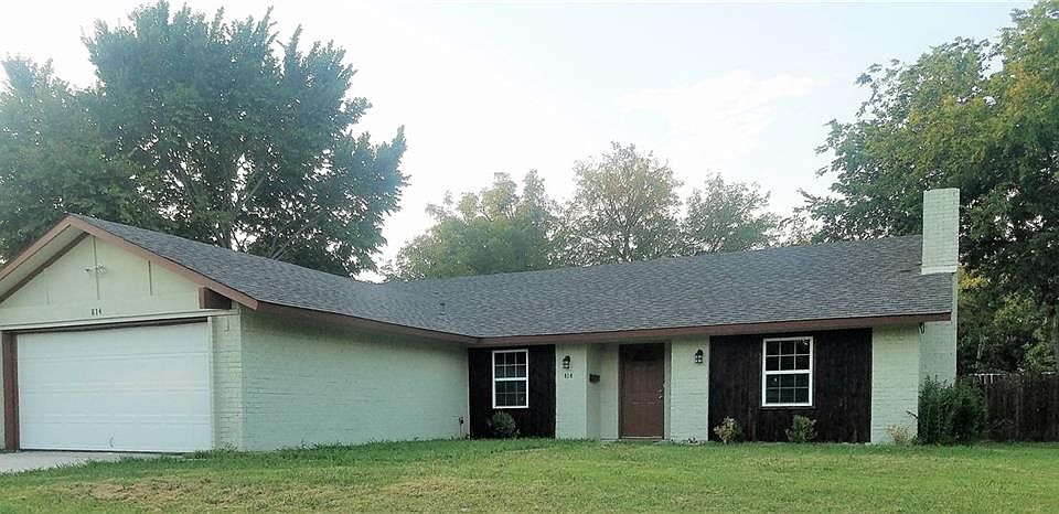 1st image of 814 Padre Ct